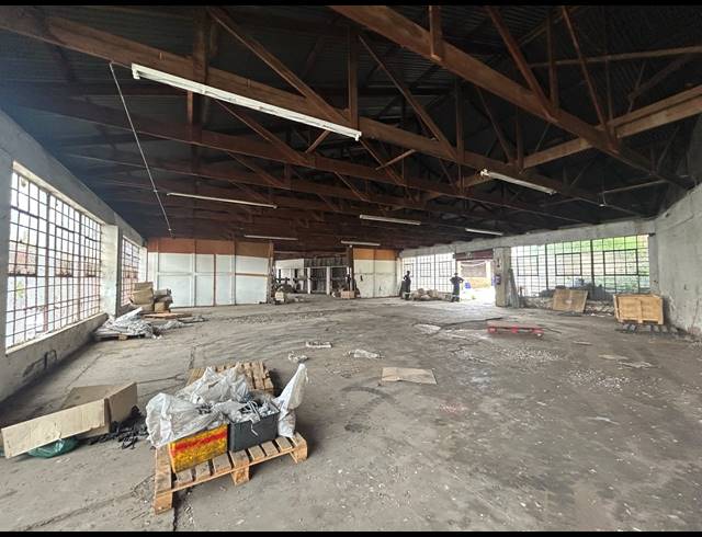 1,508M² WAREHOUSE TO LET IN NEWLANDS